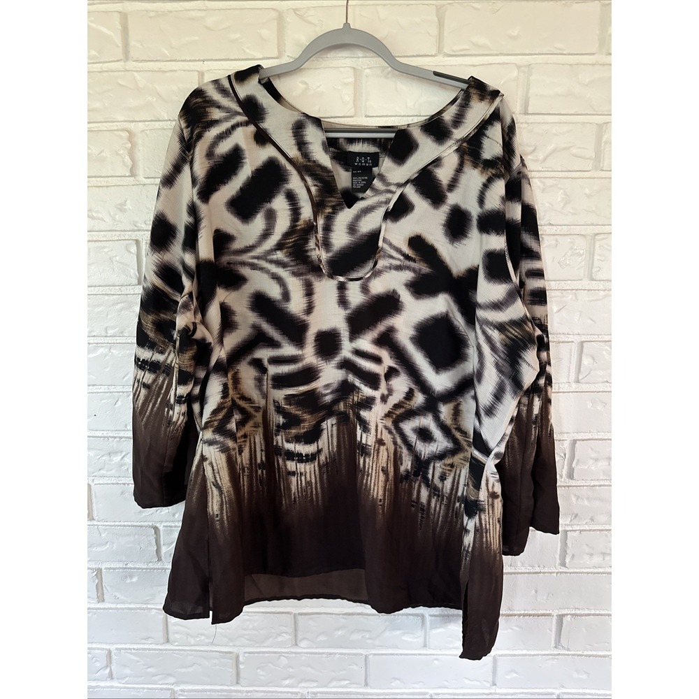 RQT Women's 2X 3/4 Sleeve Blouse V Neck Animal Print Pull Over
